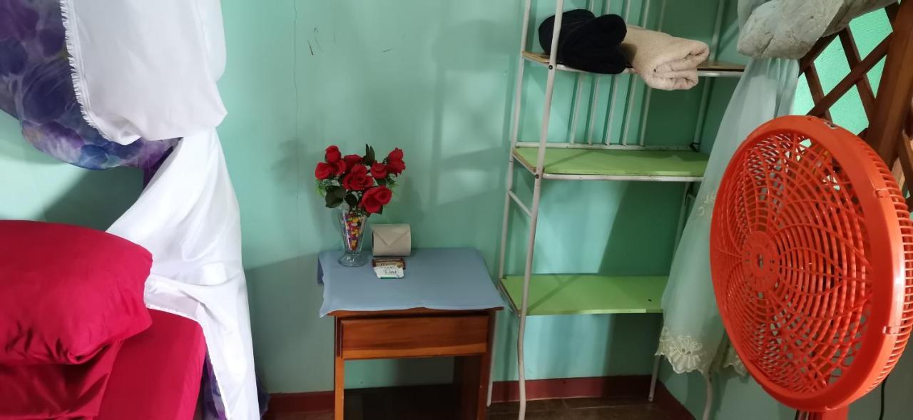 Cabinas Mitchaelle'S Puerto Viejo de Talamanca Bagian luar foto
