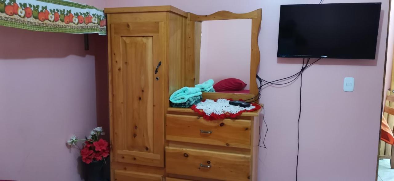 Cabinas Mitchaelle'S Puerto Viejo de Talamanca Bagian luar foto