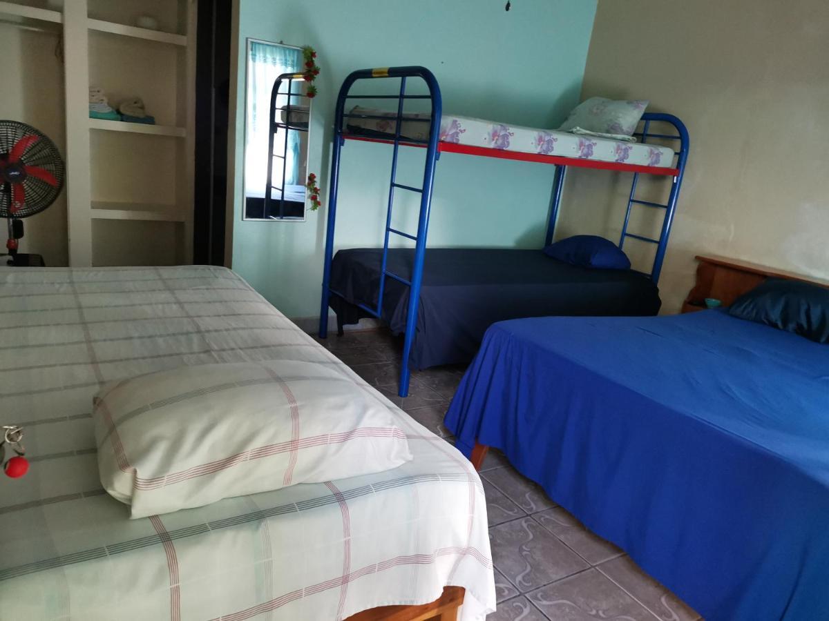 Cabinas Mitchaelle'S Puerto Viejo de Talamanca Bagian luar foto