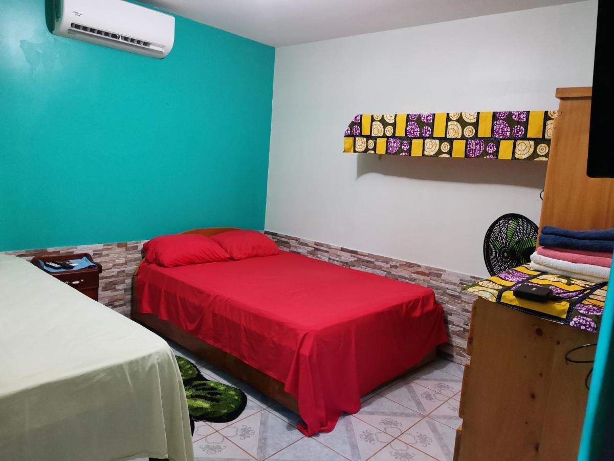 Cabinas Mitchaelle'S Puerto Viejo de Talamanca Bagian luar foto