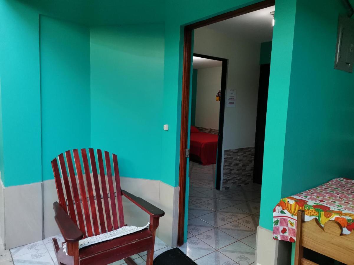 Cabinas Mitchaelle'S Puerto Viejo de Talamanca Bagian luar foto