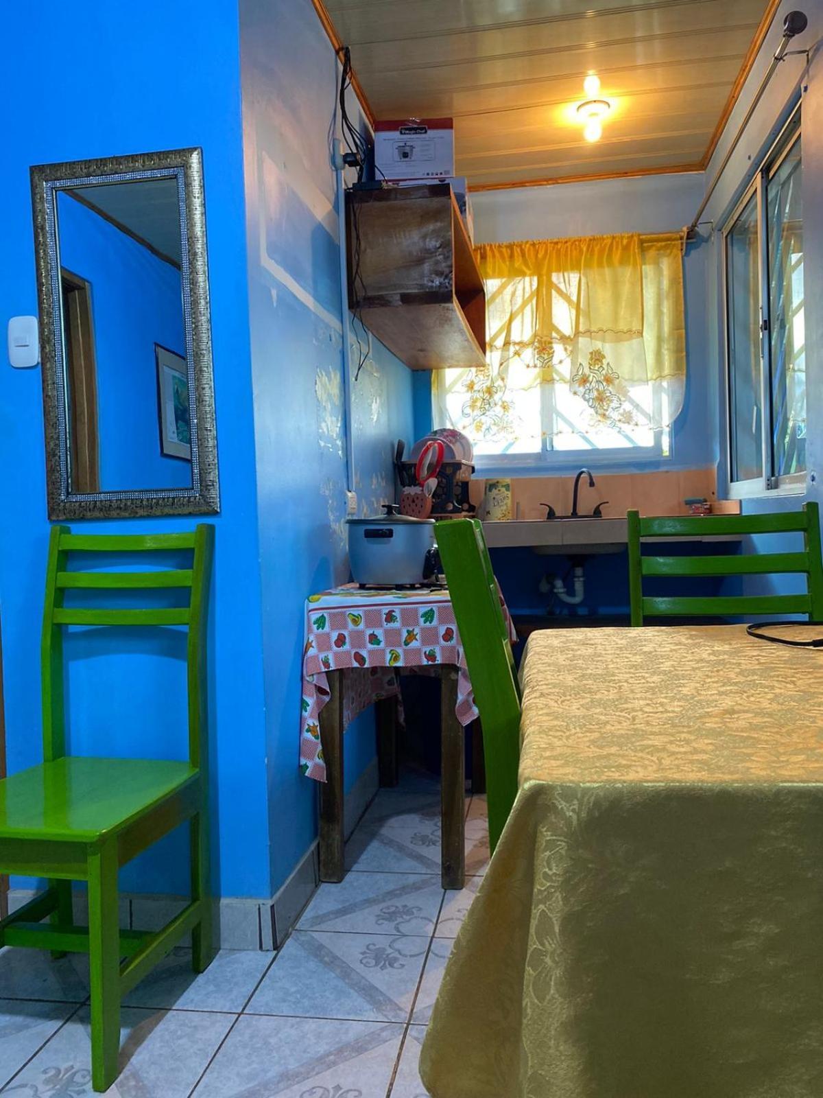 Cabinas Mitchaelle'S Puerto Viejo de Talamanca Bagian luar foto