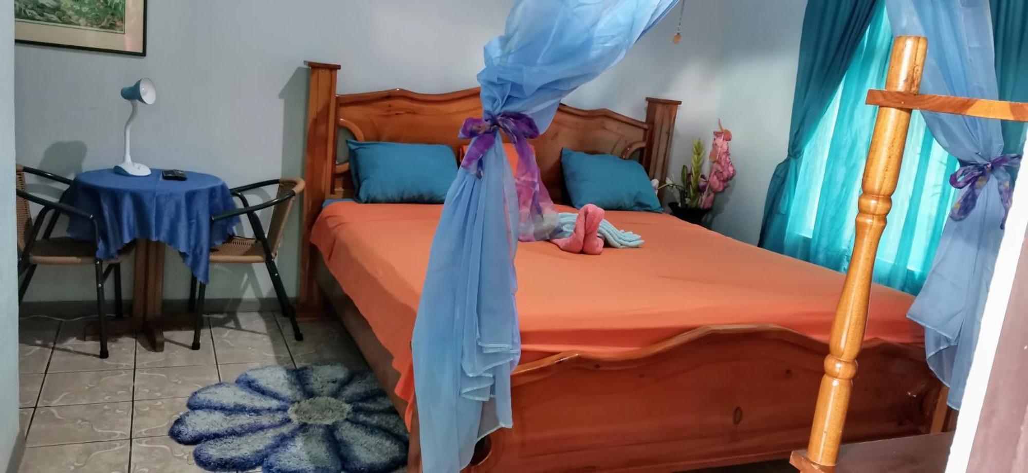 Cabinas Mitchaelle'S Puerto Viejo de Talamanca Bagian luar foto