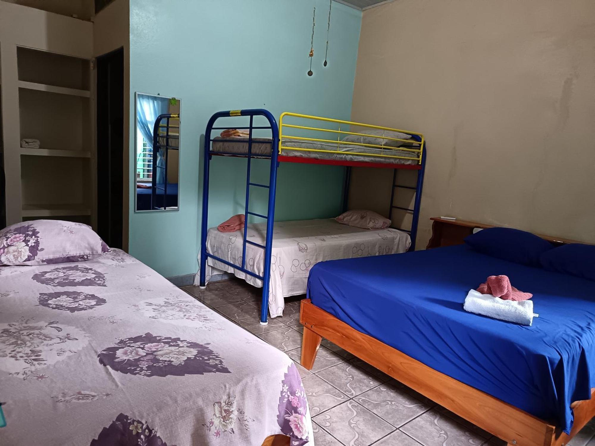 Cabinas Mitchaelle'S Puerto Viejo de Talamanca Bagian luar foto